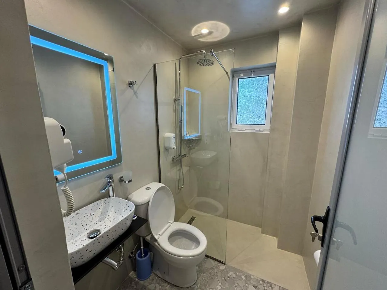 Hotel Driloni Ксамил 3*,  Албания