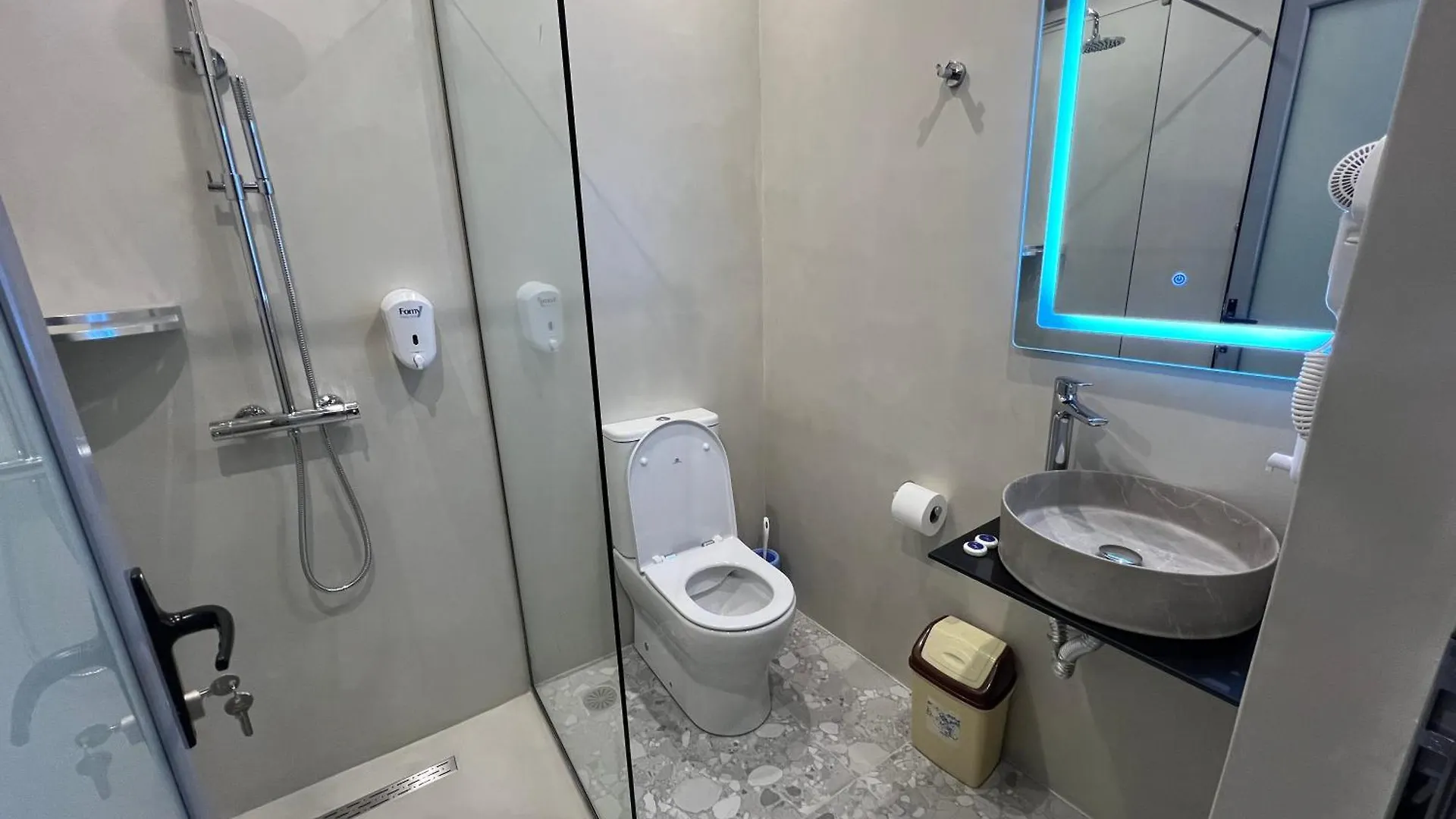 Hotel Driloni Ksamil 4*,